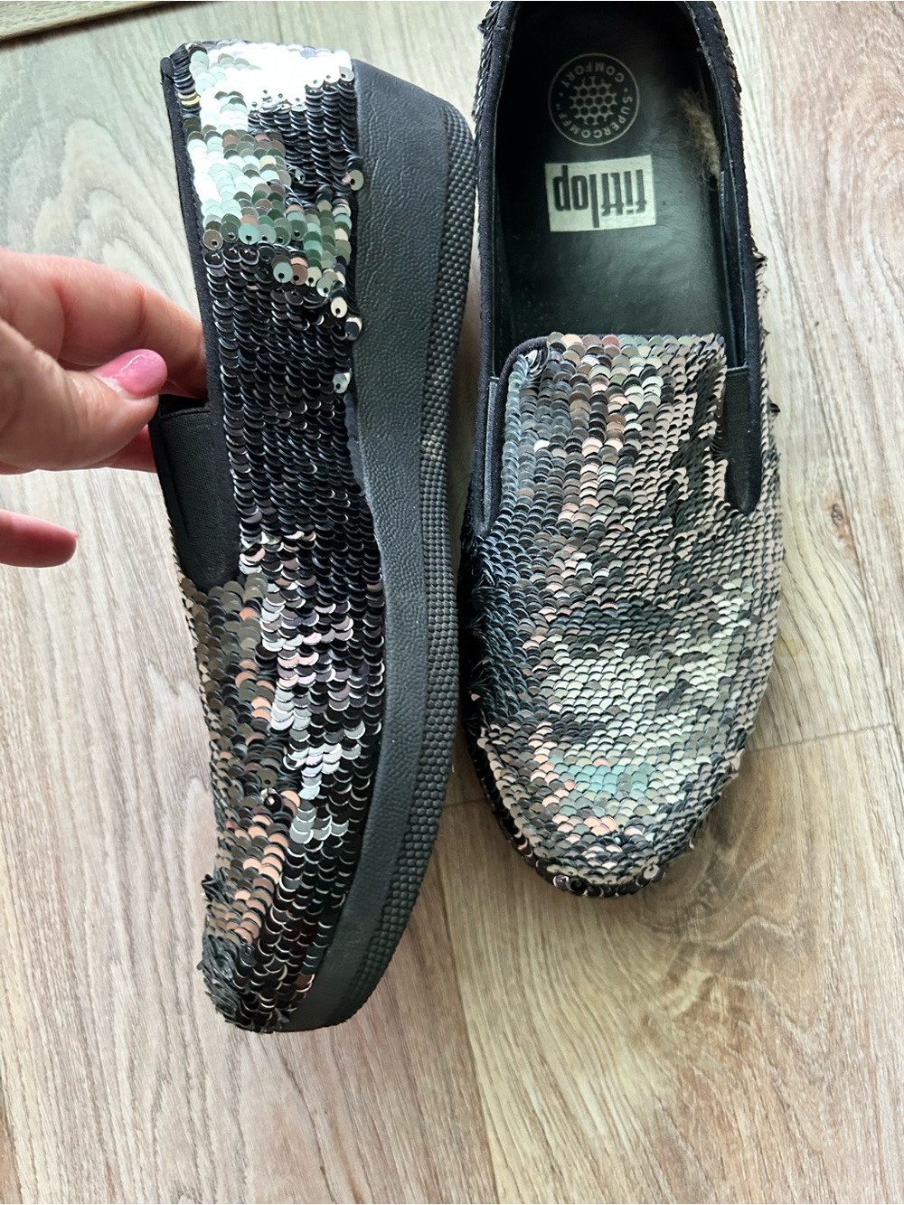 FitFlop super skate Sequin Slip-On Loafers in Iridescent Black - Picture 2 of 4